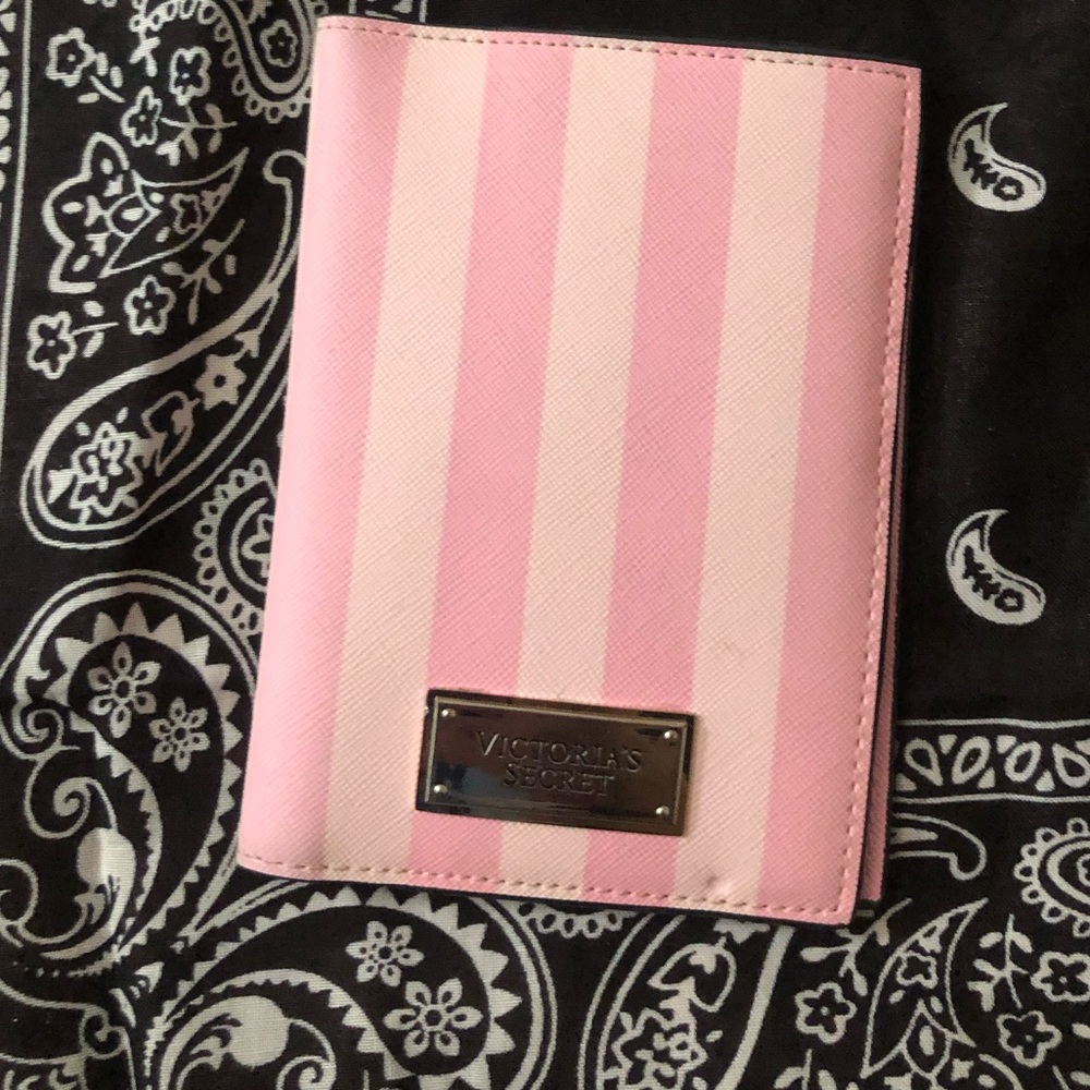 Victoria Secret passport holder 🛩💕